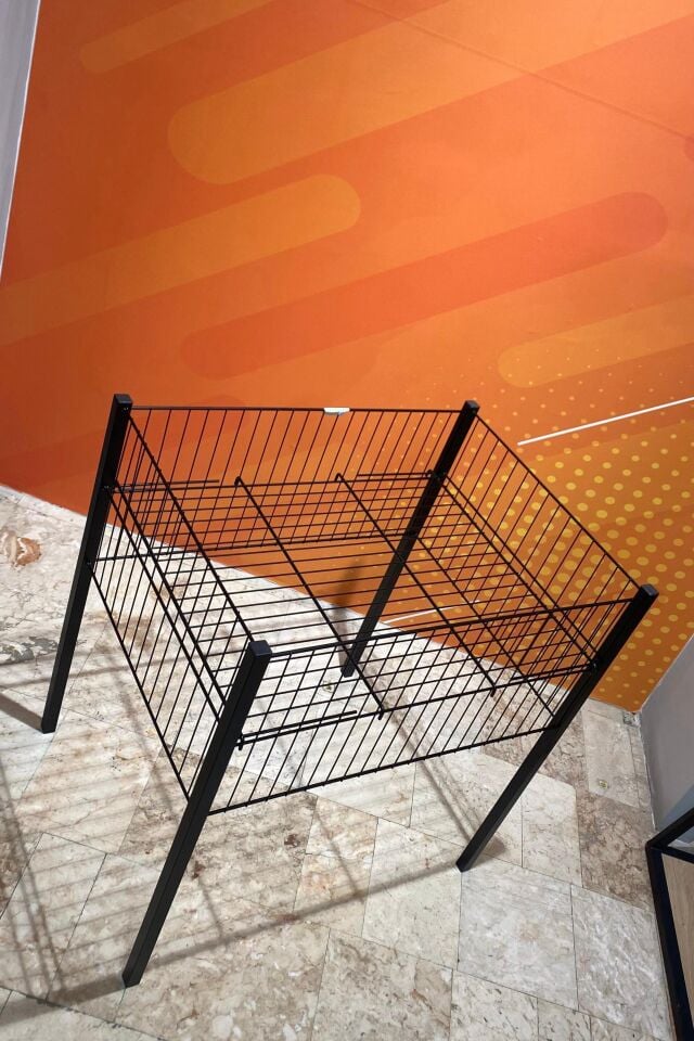 60X80 Siyah Profil Ayaklı Sepet